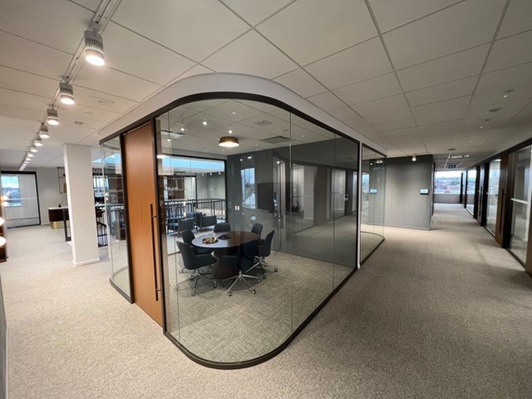 Elite Double Glass Walls in Curved
