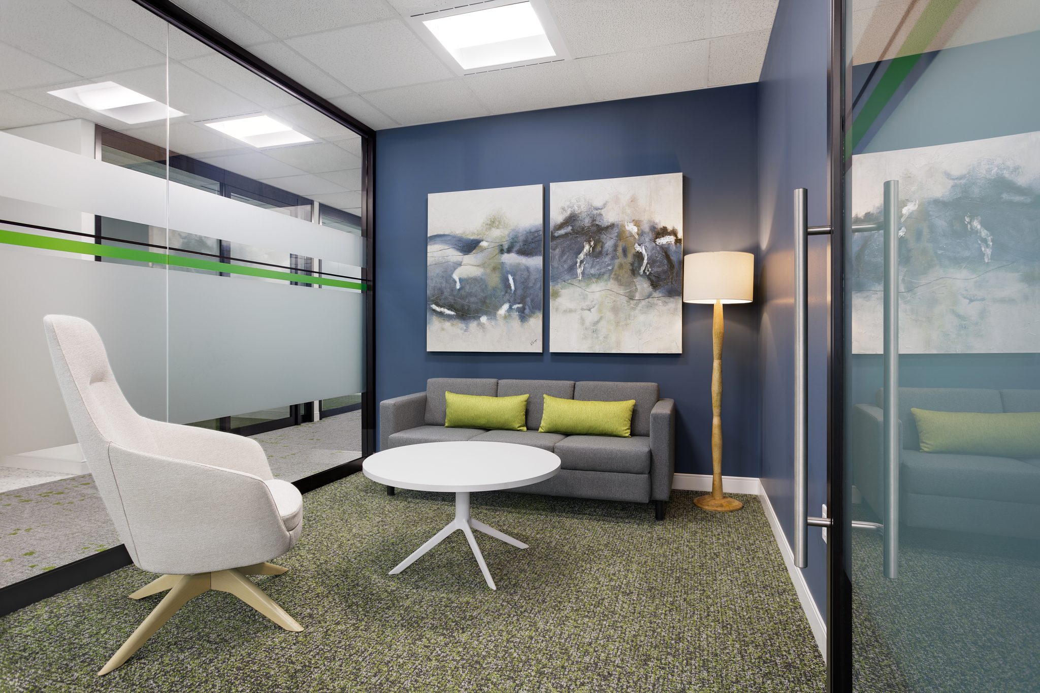 Sustainable Solutions: PC350 Aluminum Extrusions & Glass